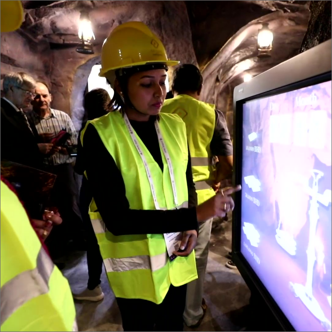 Gold Mining Experience at Jewelry Arabia